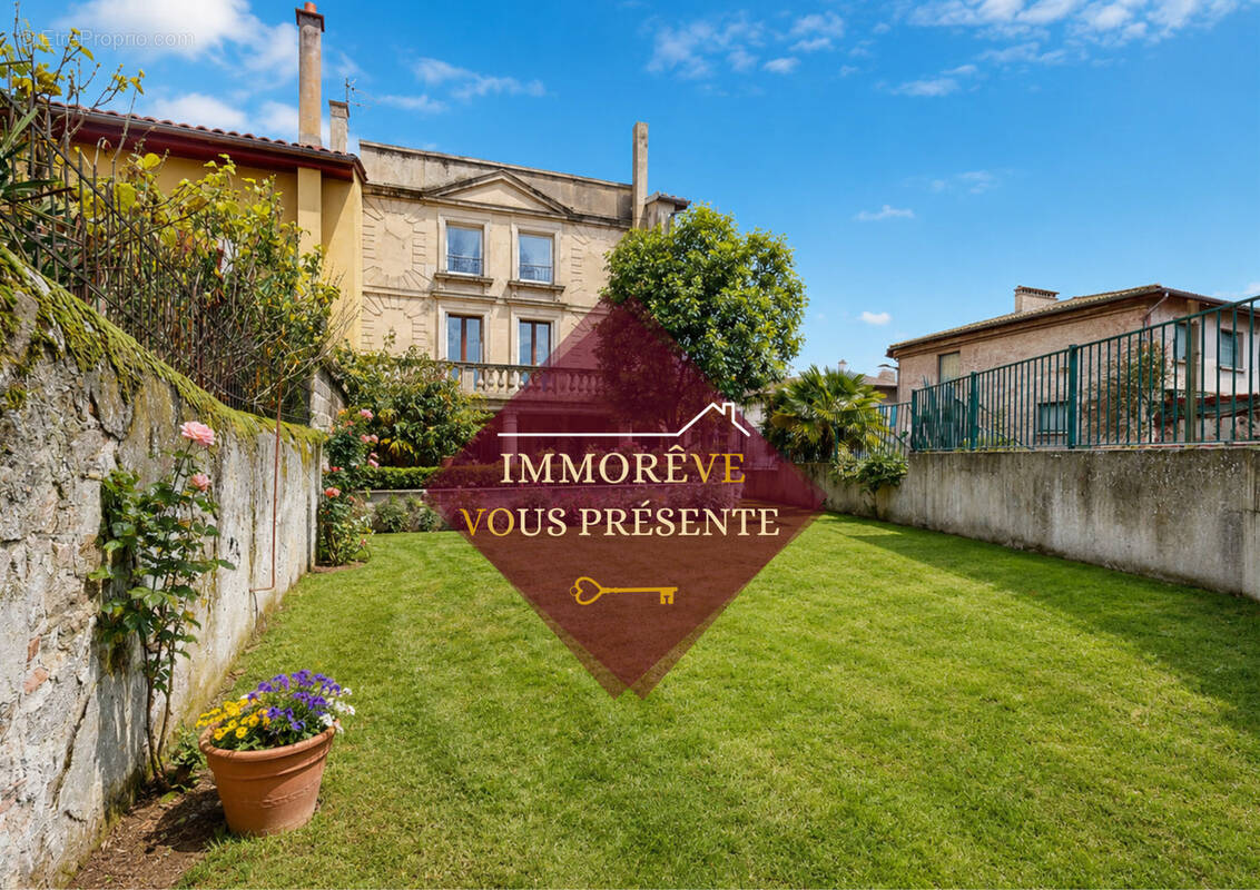 Appartement à LES ROCHES-DE-CONDRIEU