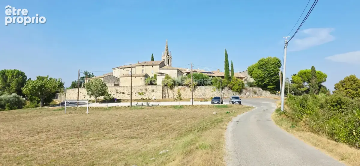 Terrain à MONTCLUS