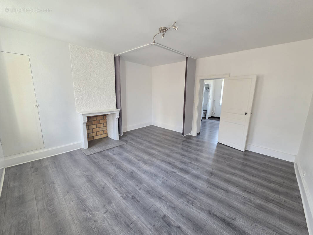 Appartement à MOULINS