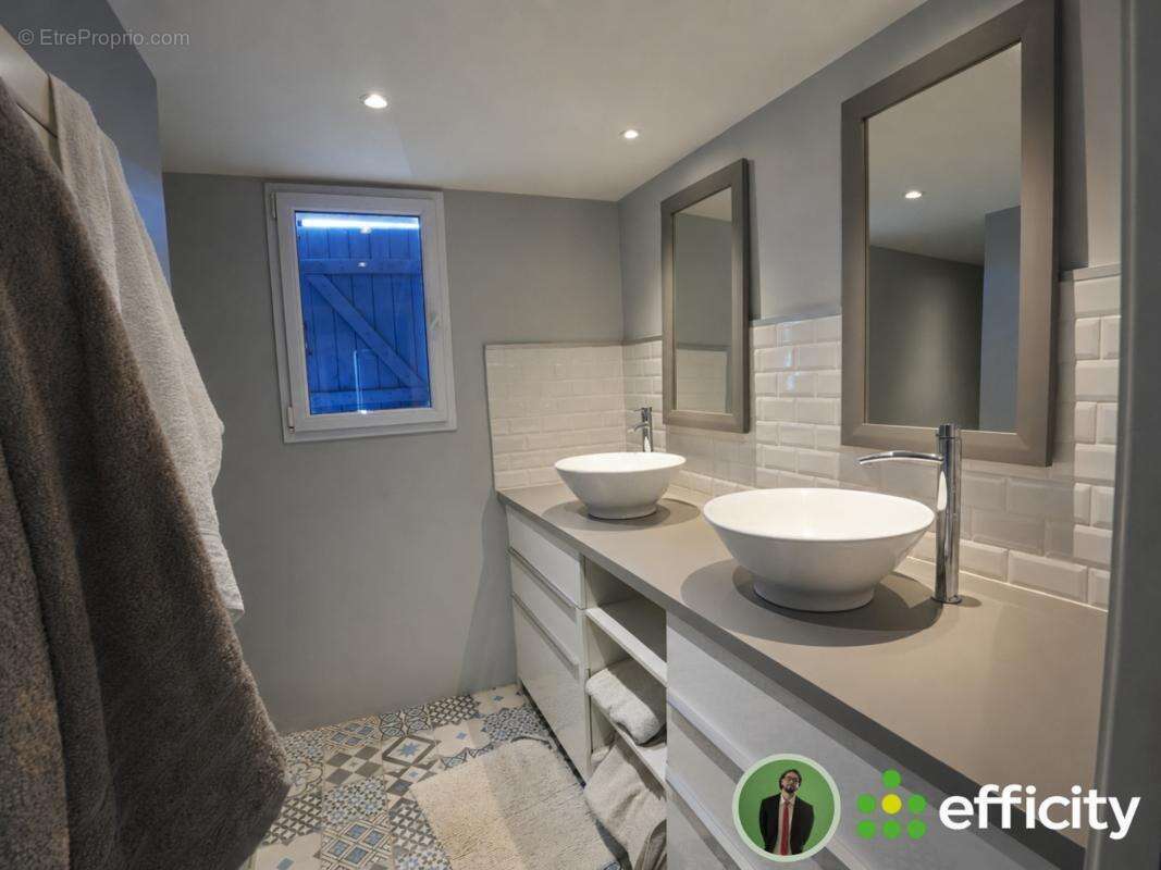 Maison 230 m² à Montmerle-Sur-Saone  - photo 5