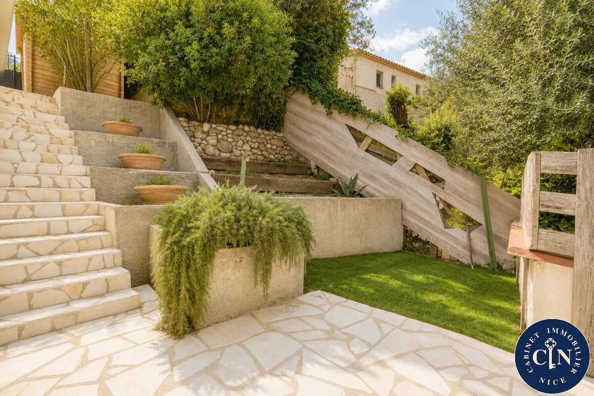 Maison 115 m² à Peille  - photo 6