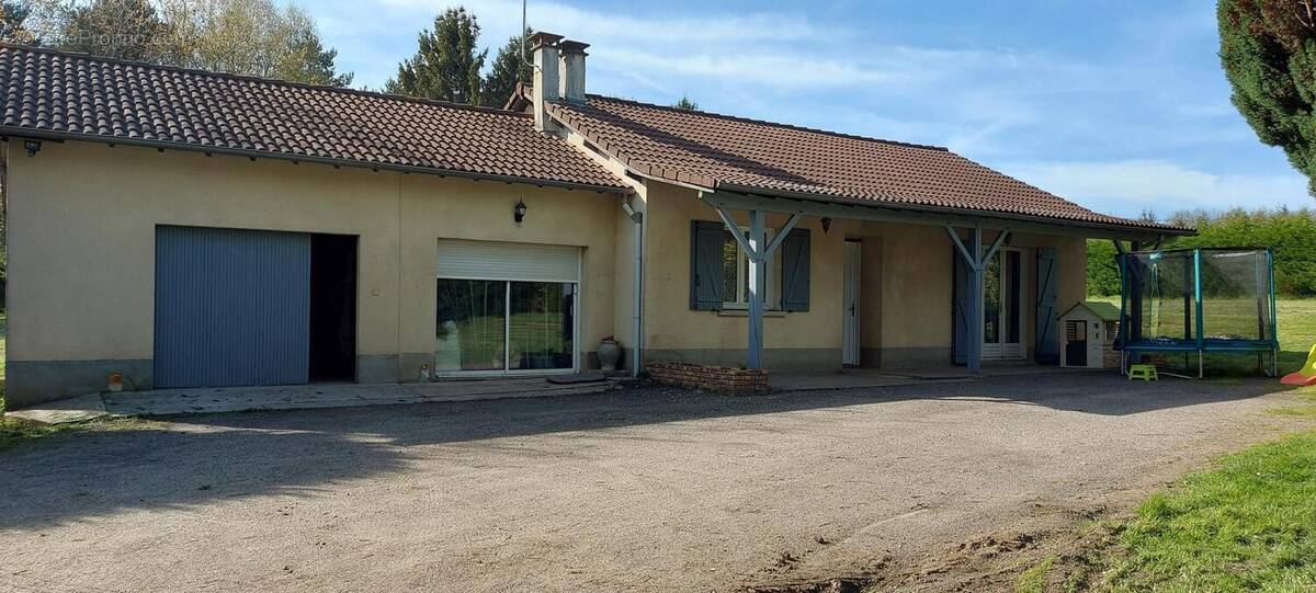 Maison à BONNAC-LA-COTE