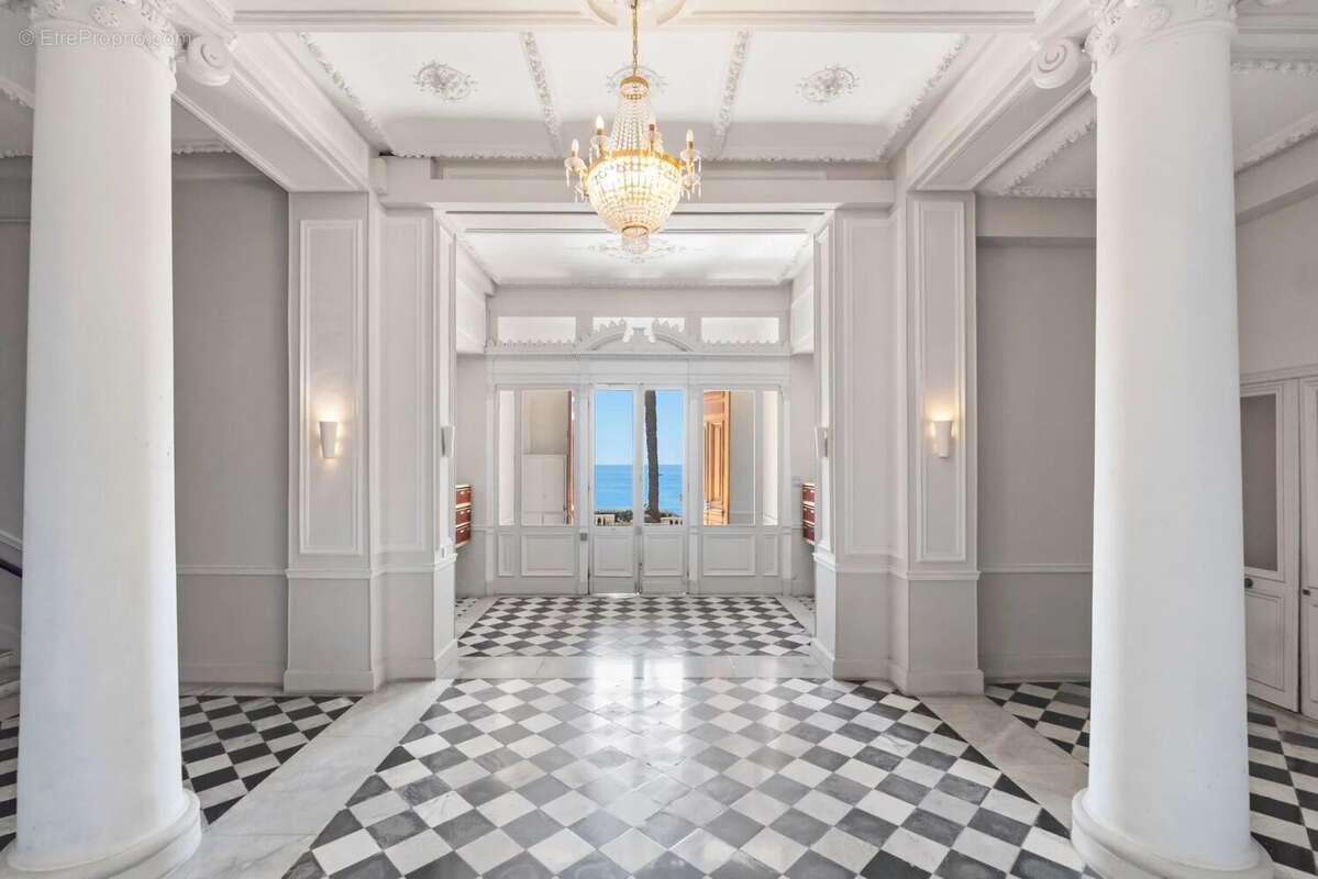 Proche mer - batisse historique - appartement de 245m² - parking collectif - photo 6