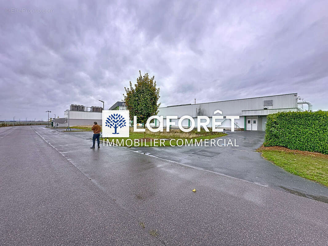 Commerce à GUIGNICOURT