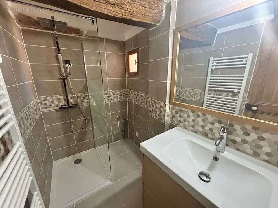 Maison à SAINT-MARTIN-DE-BROMES