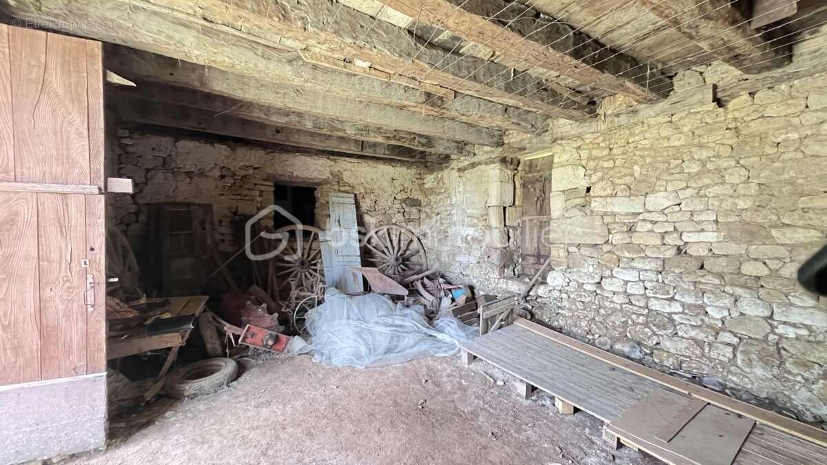 Grange en pierre a magnifier, 150m² au sol - photo 4