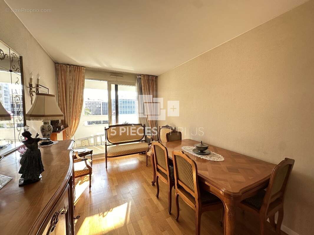 Appartement à LEVALLOIS-PERRET