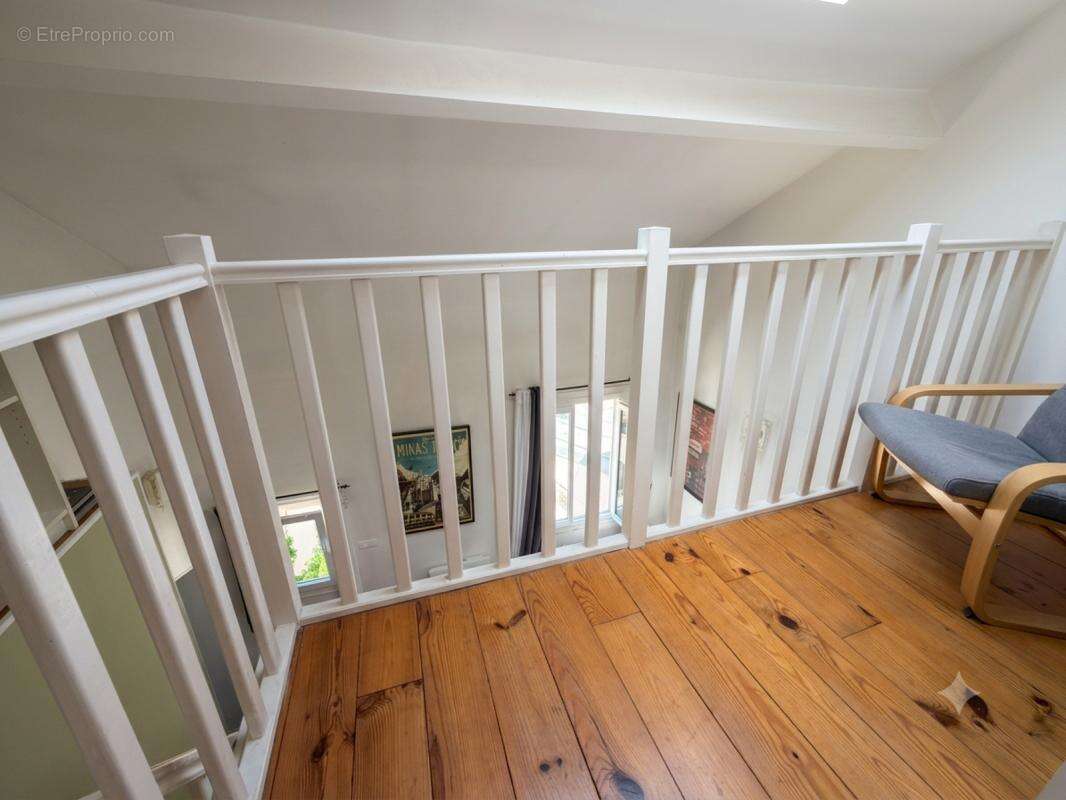Au coeur de Louveciennes , un Duplex lumineux de 42 m2 Loi Carrez 50m2 utile - photo 9