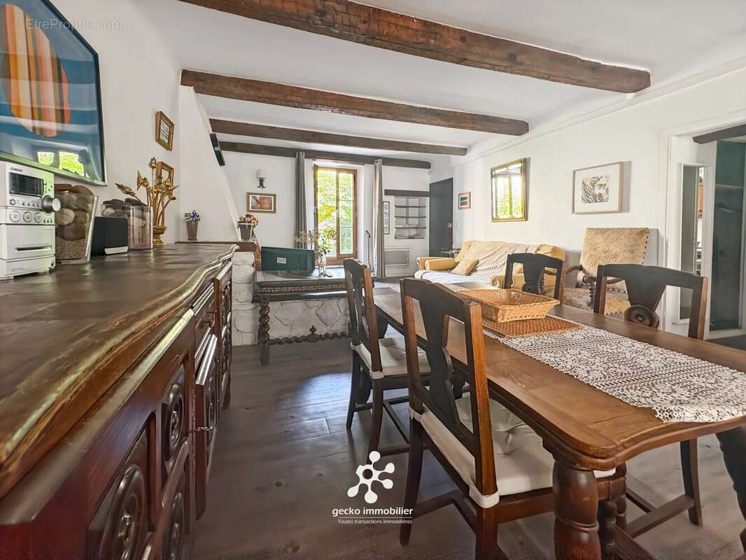 Appartement à ENTREVAUX