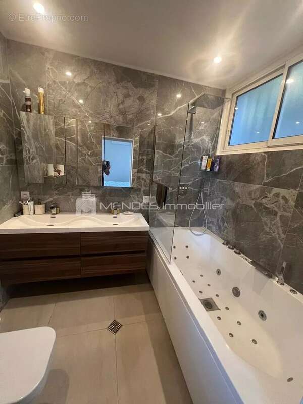 Appartement à ROQUEBRUNE-CAP-MARTIN