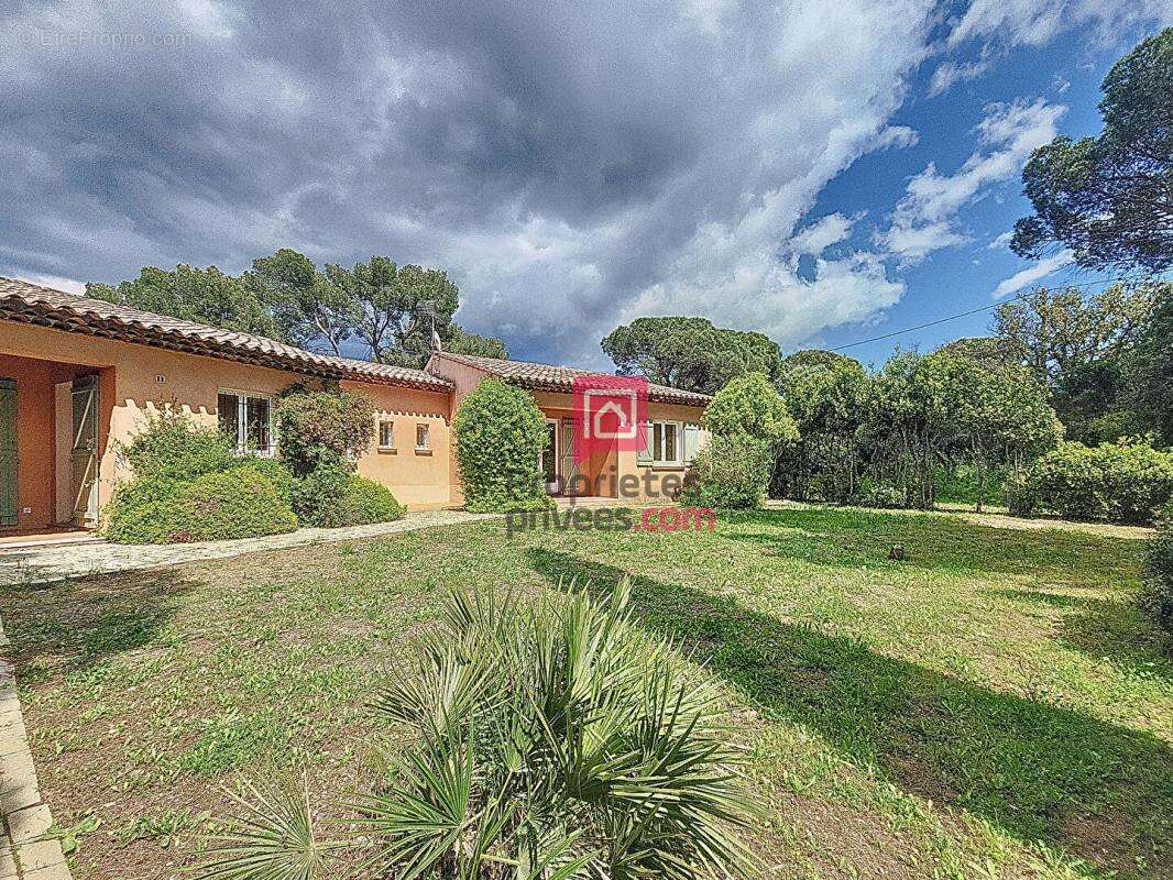 Maison à ROQUEBRUNE-SUR-ARGENS