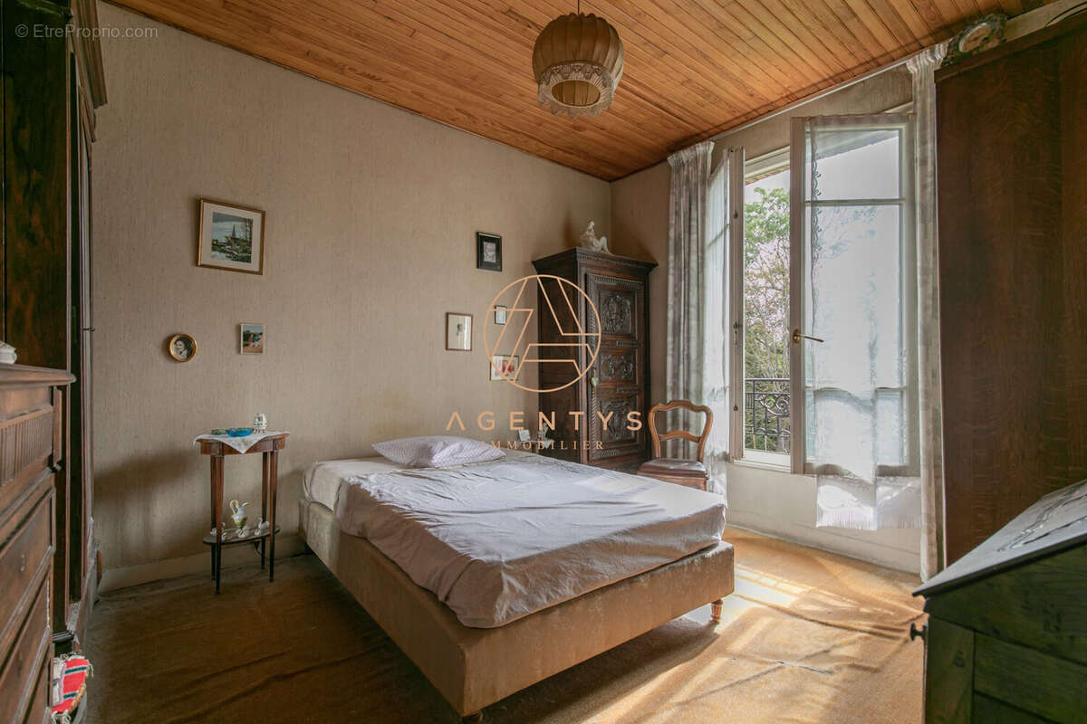 Maison à SAINT-MAUR-DES-FOSSES