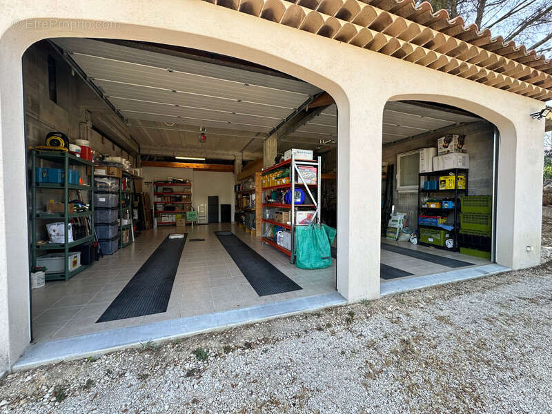 AIX EN PROVENCE LA DURANNE - Maison 159M2 -Double garage 80m2 -T3 50m2 - Terrain 1236m2 - photo 17