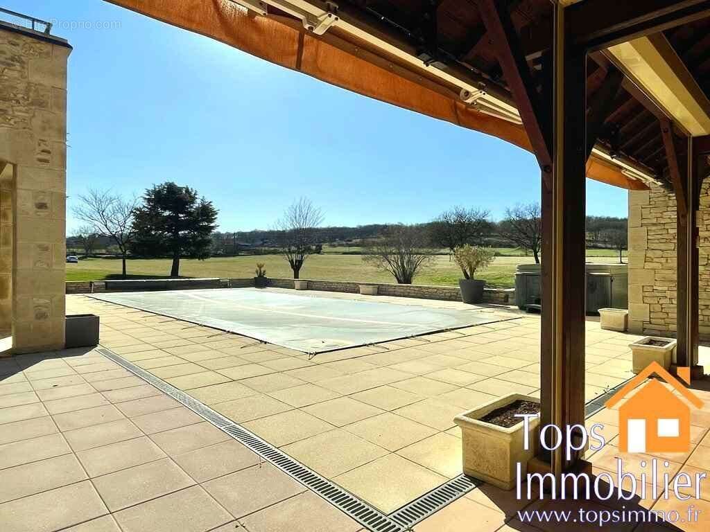 Maison à VILLENEUVE