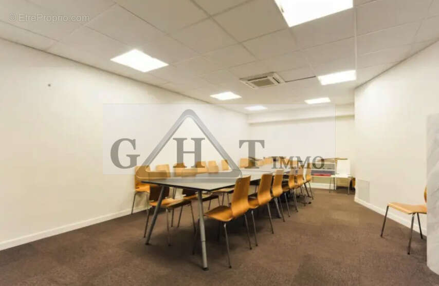 Commerce à SAINT-MAUR-DES-FOSSES