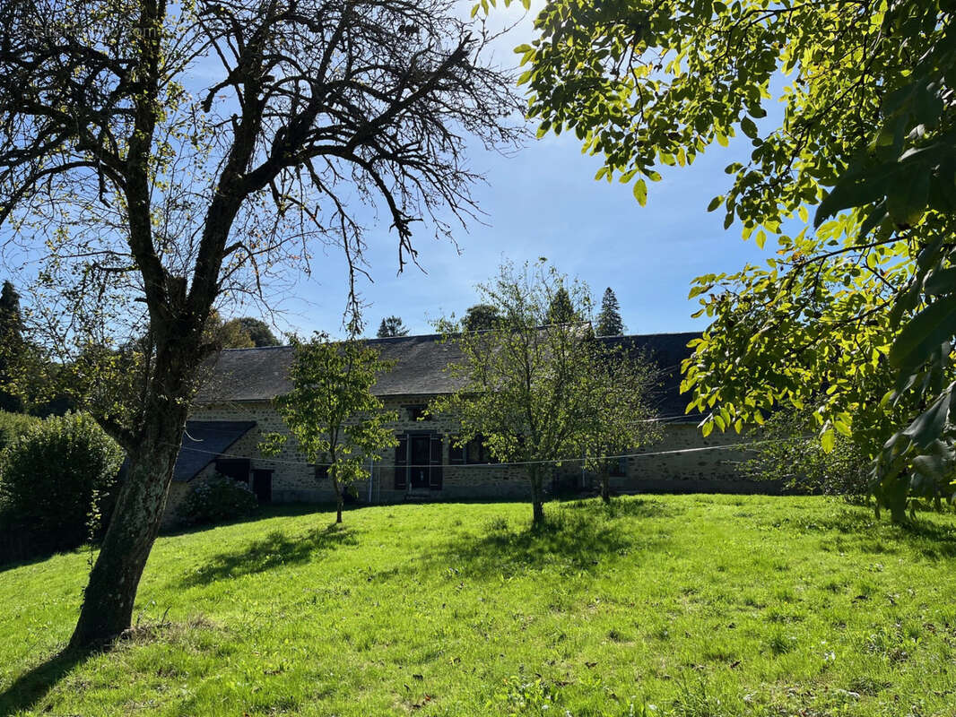 Maison à LA CROISILLE-SUR-BRIANCE