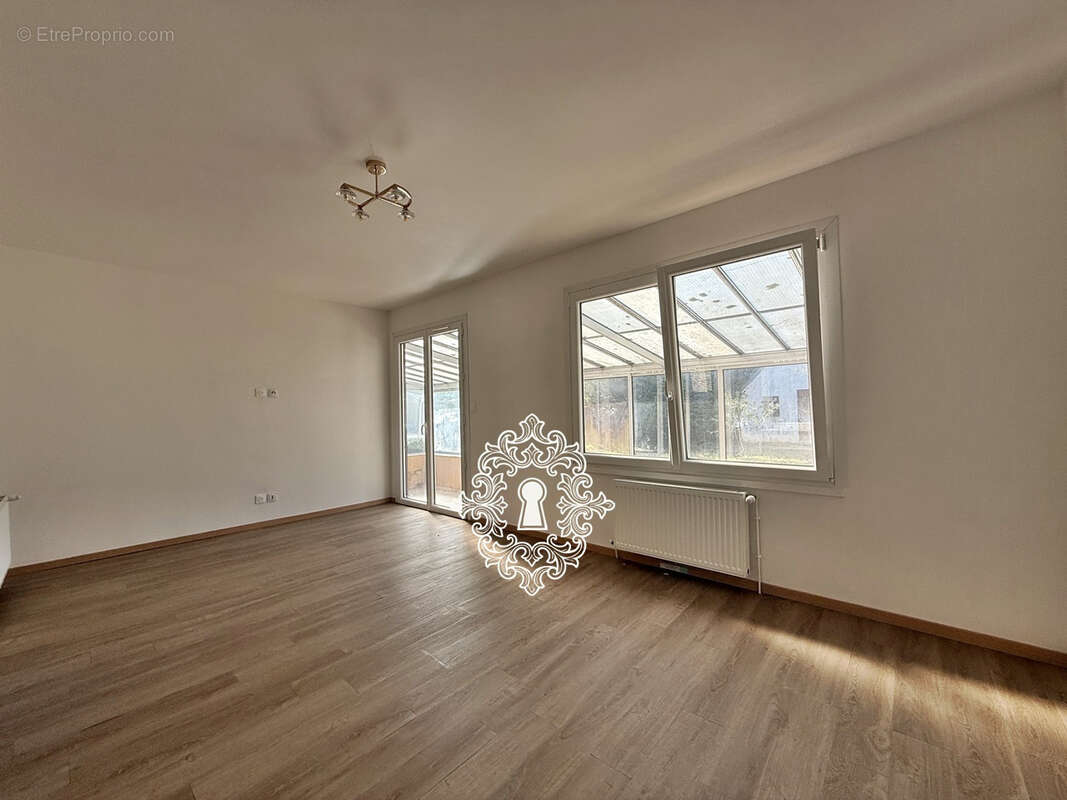 Maison à DONNEMARIE-DONTILLY