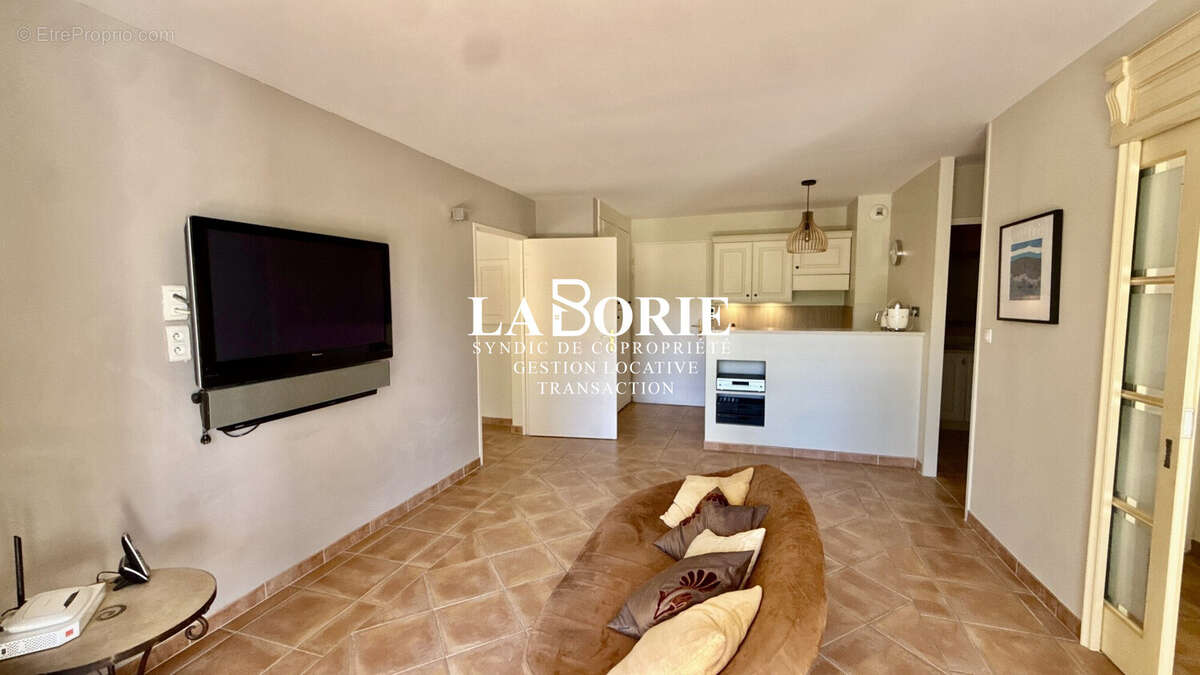 Appartement 4 pièces 76 m² à vendre à Saumane-De-Vaucluse (84800) - photo 6