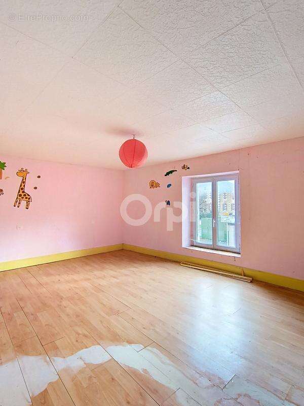 Maison à DOMMARTIN-LE-SAINT-PERE