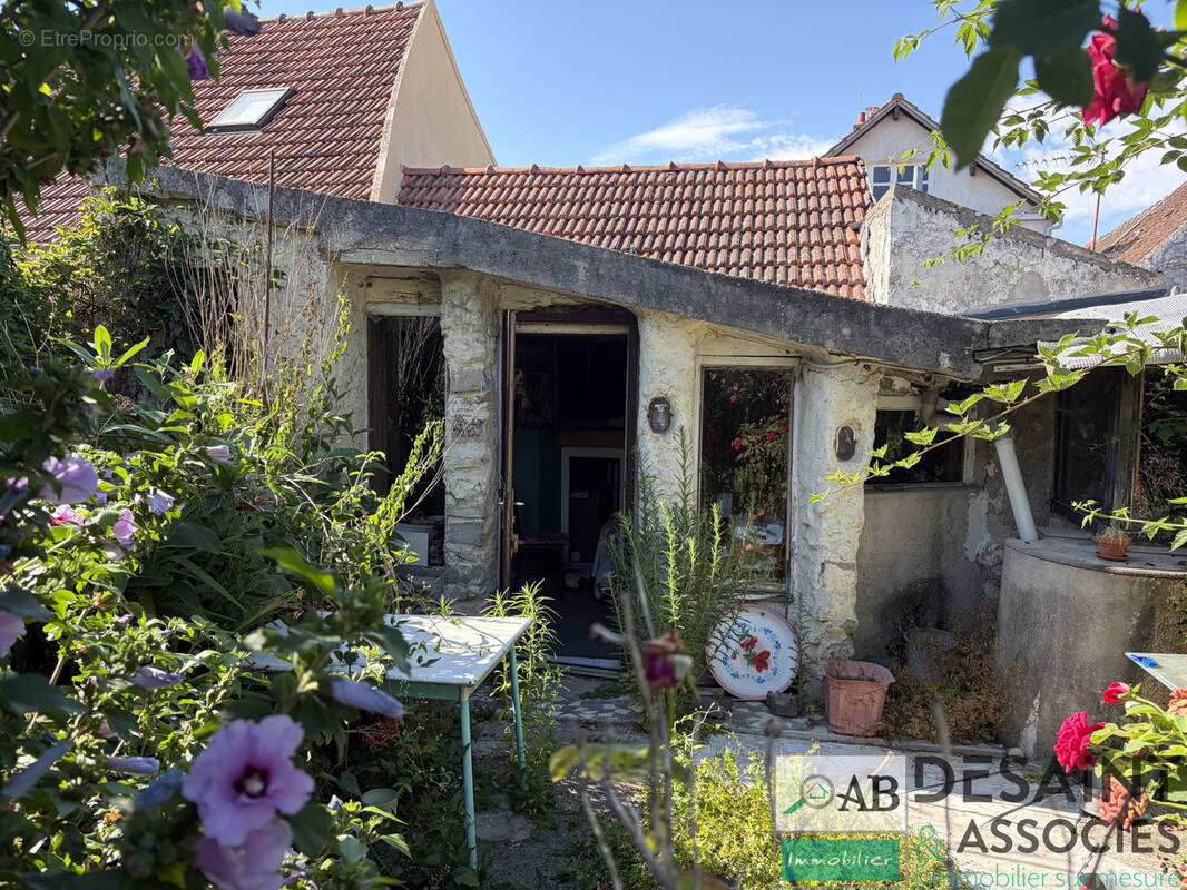 Maison à QUINCY-VOISINS