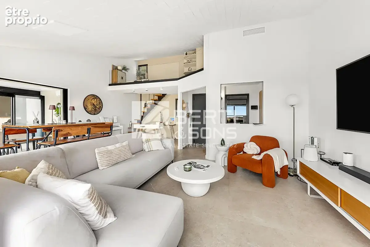 Exclusivité - villa provençale rénovée - piscine - vue dégagée jusqu'à la mer - photo 8