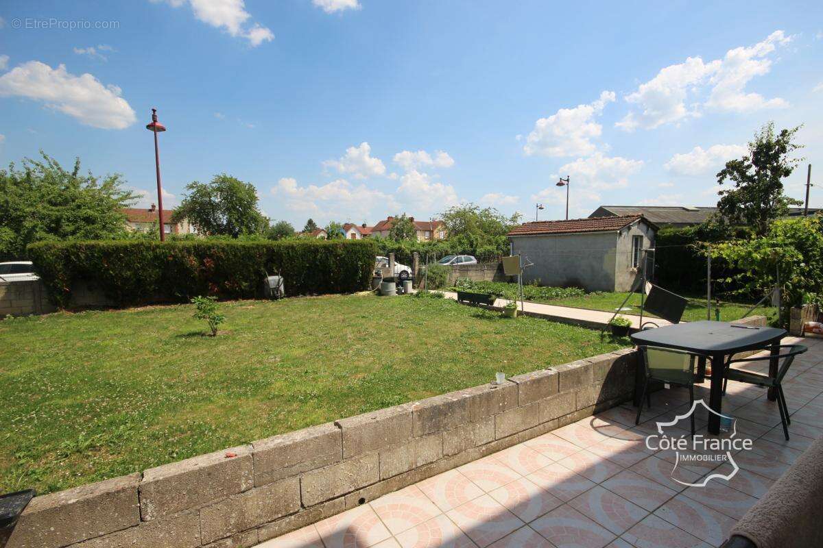 GIVET maison d'habitation 4 chambres avec terrain et garage - photo 2