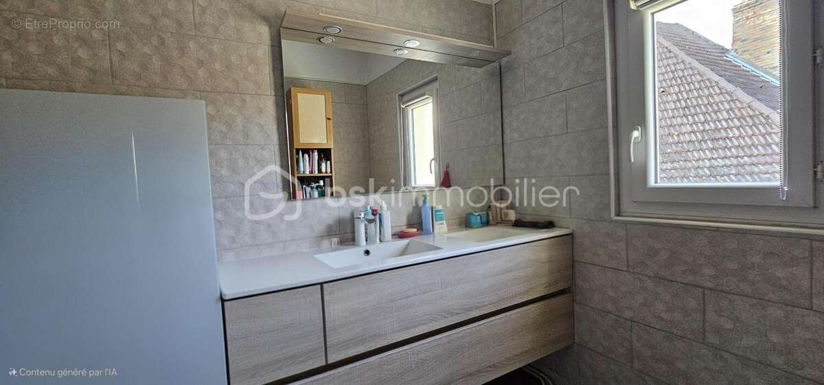 *** Maison de ville de 120 m² – 3 Chambres -  Centre historique de CUSSET avec garage*** - photo 13
