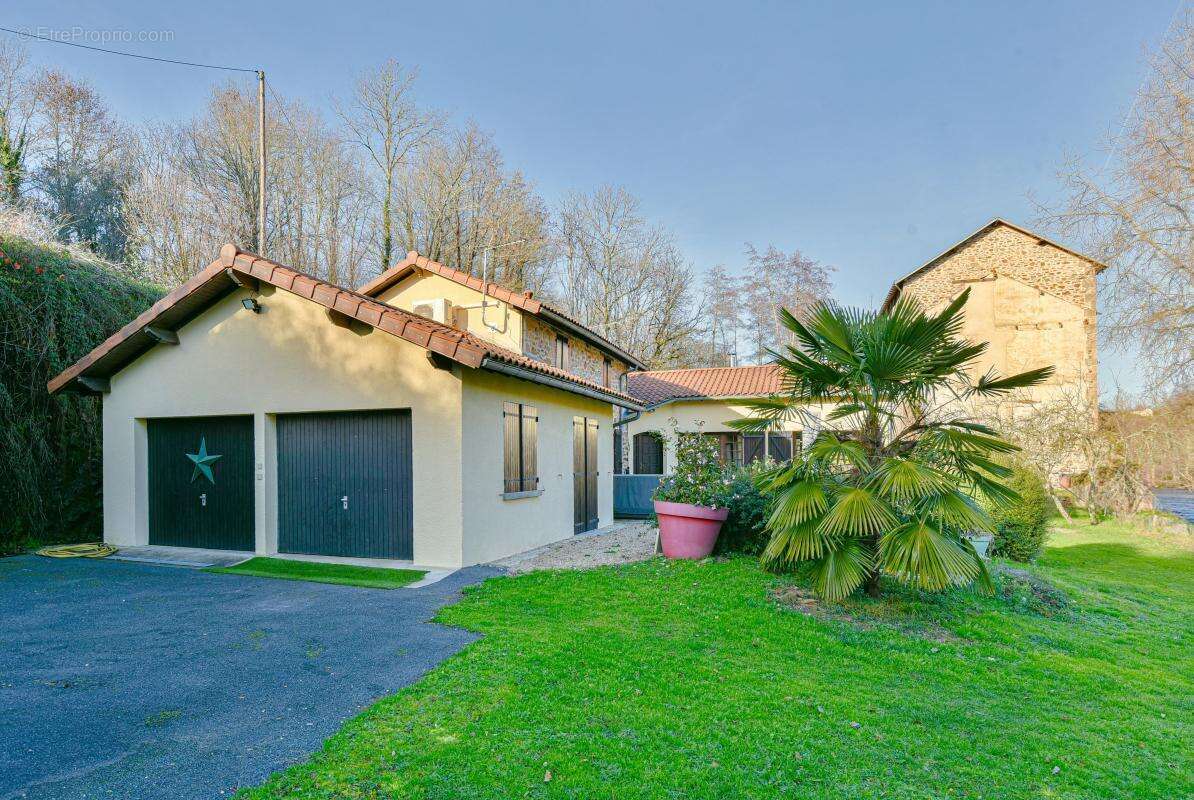 Maison à SAINT-YRIEIX-SOUS-AIXE