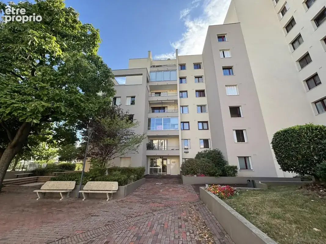 Appartement à MONTIGNY-LE-BRETONNEUX