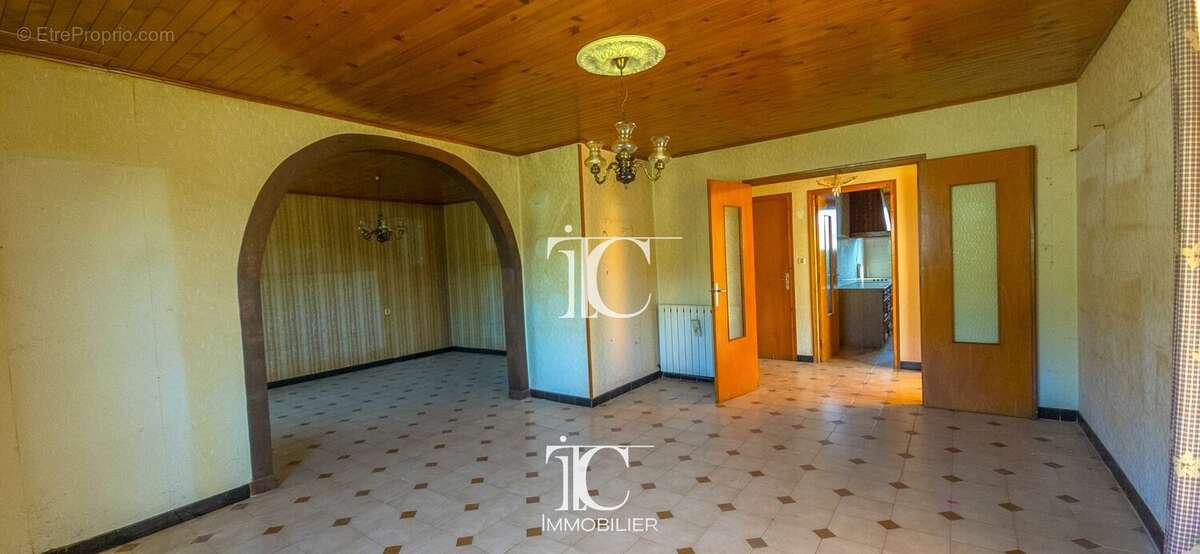 Maison à SAINT-PAUL-LE-JEUNE