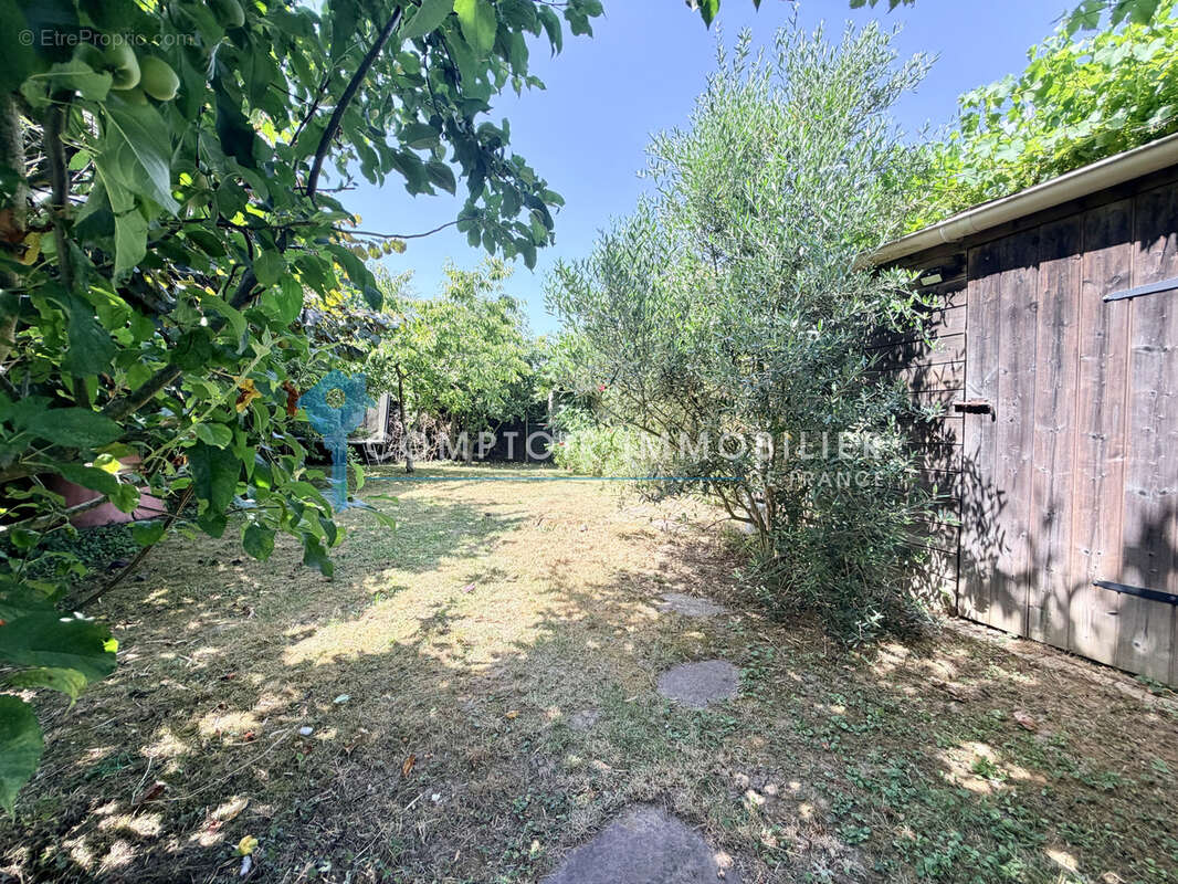 Maison 5 pièces avec jardin et dépendance - photo 17