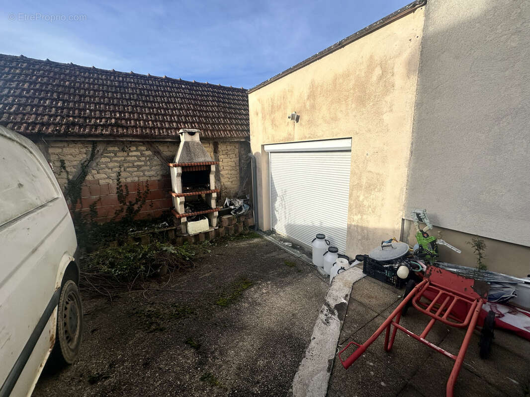 Maison à LES NOES-PRES-TROYES