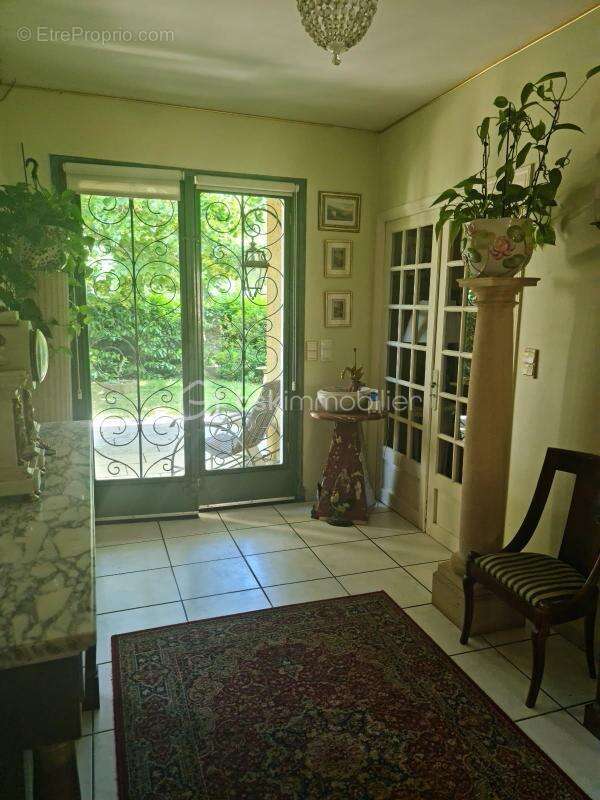 Maison - garage - jardin - photo 5