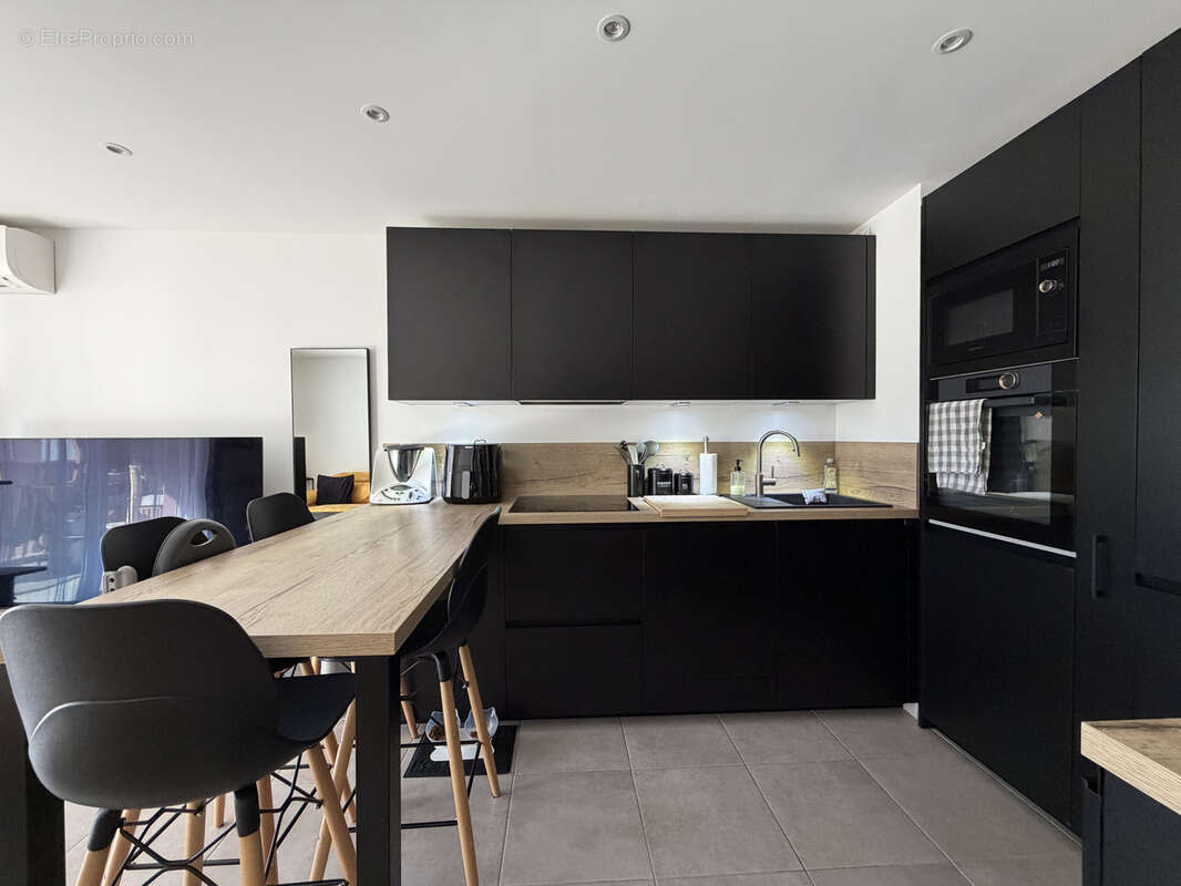 Appartement à CARROS