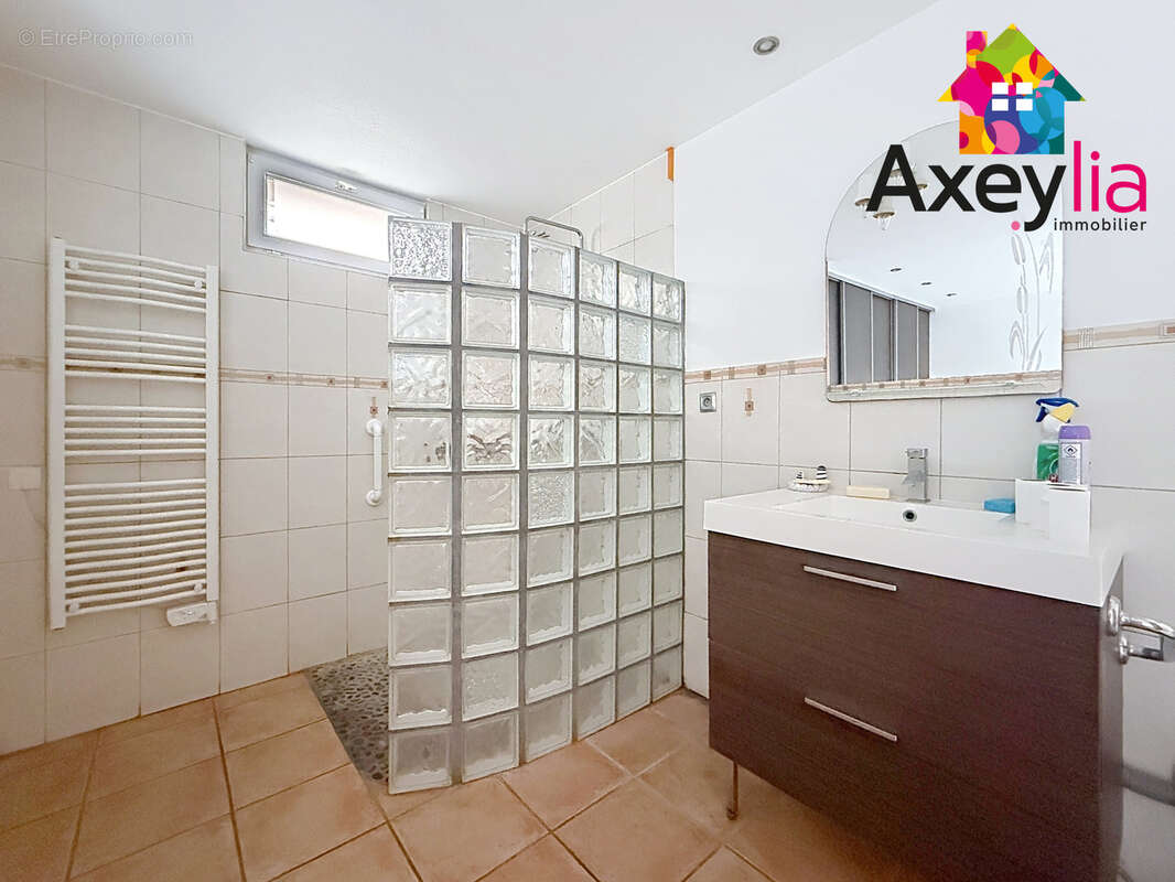 Appartement à LE COTEAU