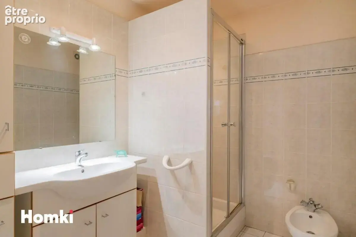 Appartement T3 de 88 m² à Marseille 13007, Rue du Commandant Lamy - photo 11