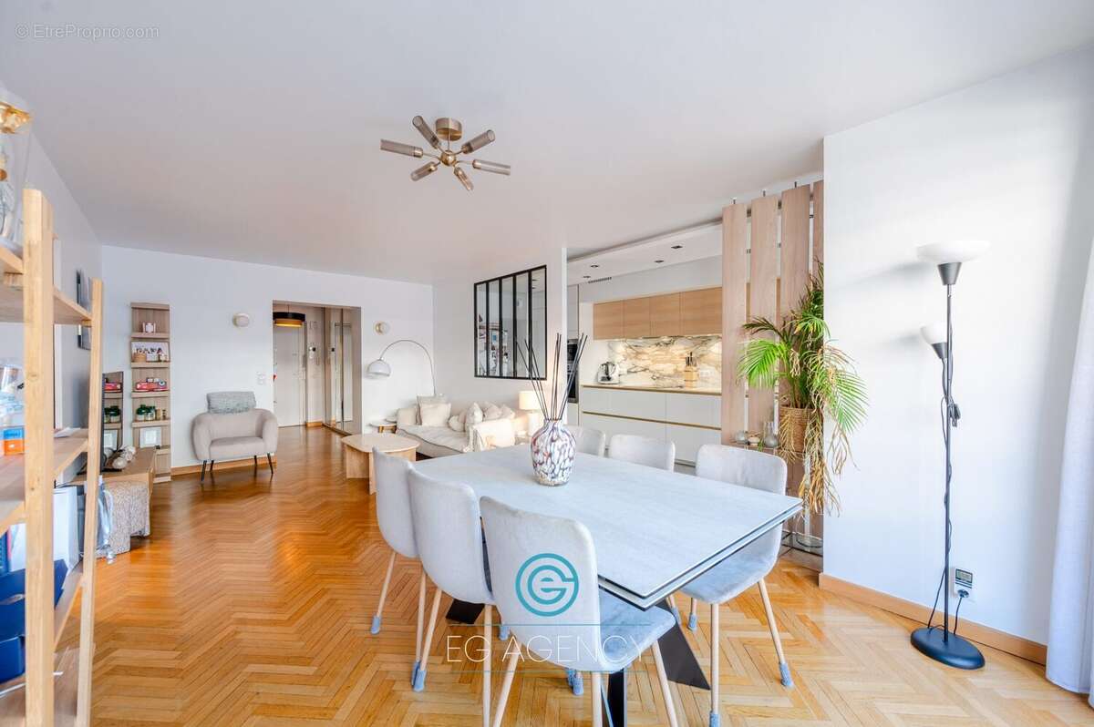 Appartement à MARSEILLE-8E