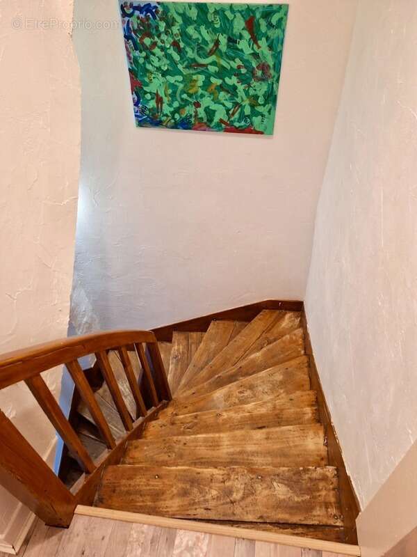 Maison à vendre en pierre 5 pièces, rénovée avec charme en plein cœur de Puylaroque (82) - photo 10