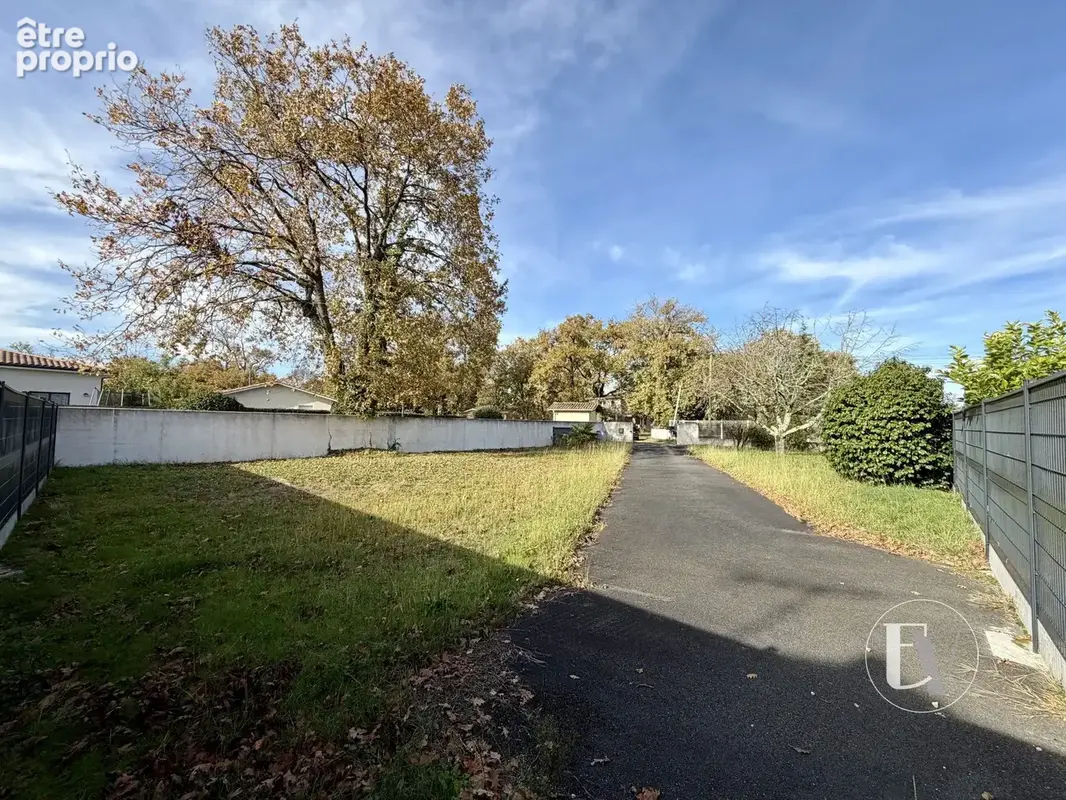 Photo Terrain à Gujan-Mestras au prix de 275 000€