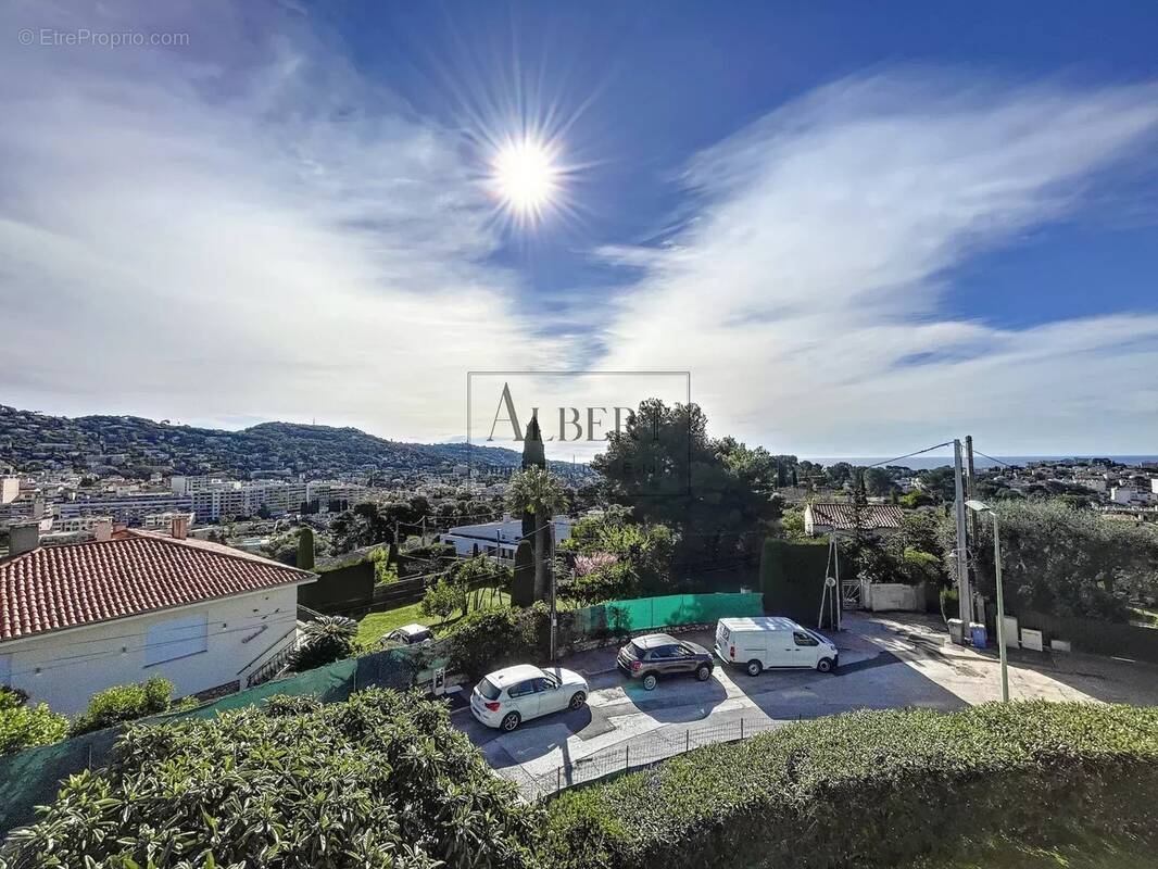 Appartement à LE CANNET