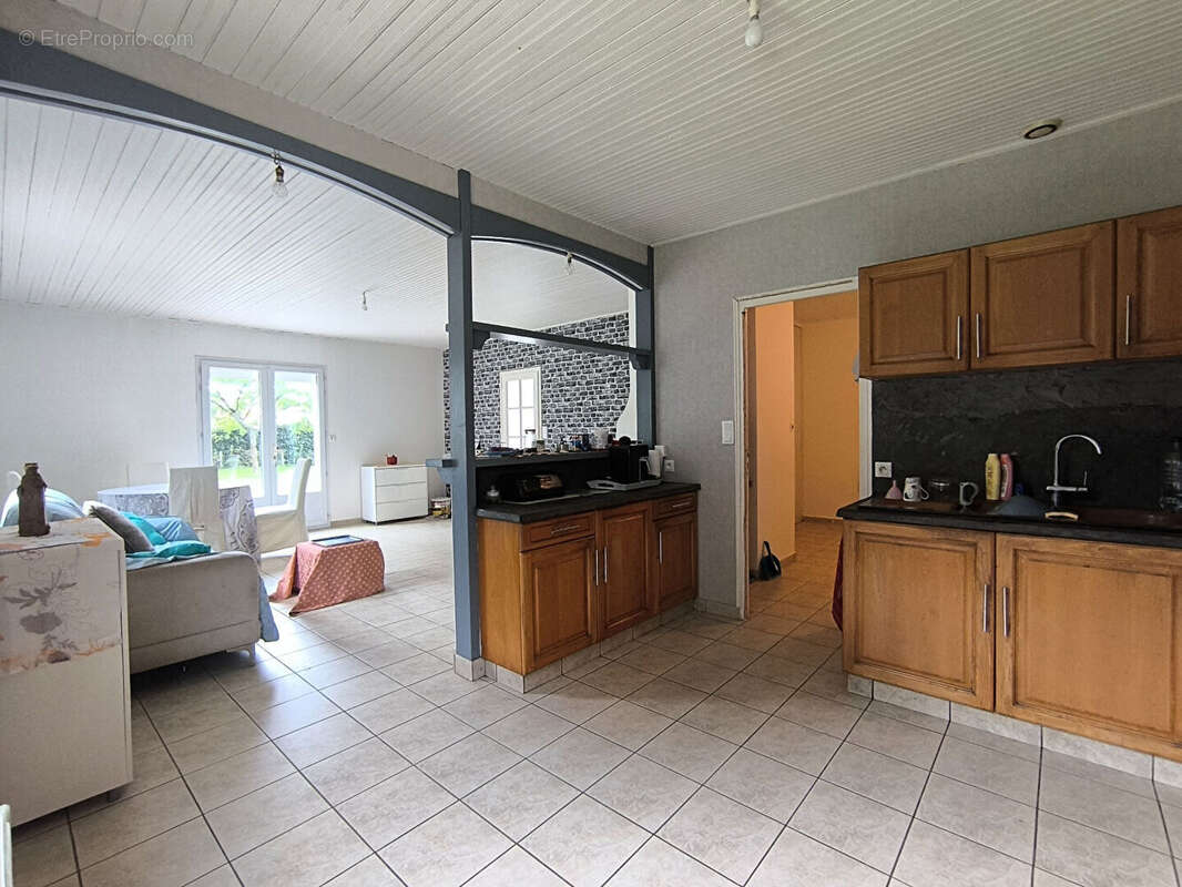 Maison à COMMEQUIERS