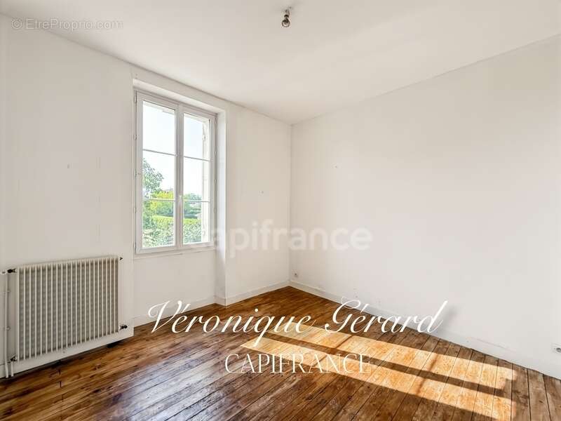 Ancien Presbytère en pierre de 179 M², 8 pièces - photo 16