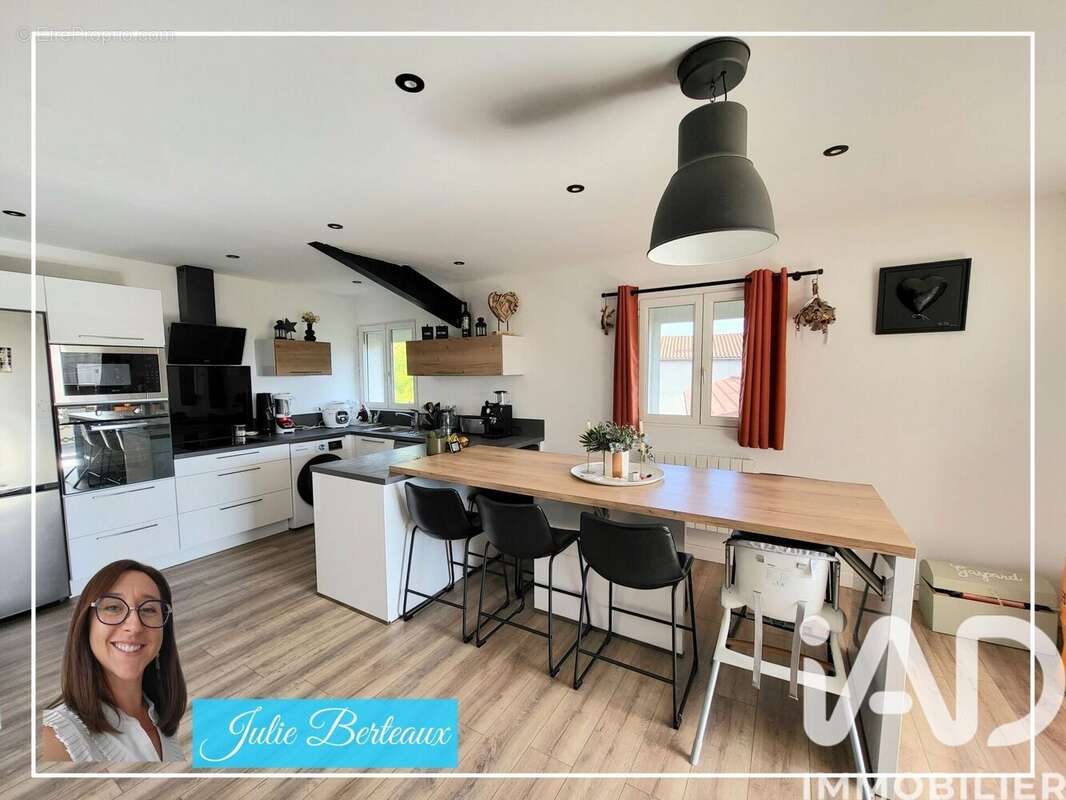 Photo 2 - Appartement à ANDREZIEUX-BOUTHEON