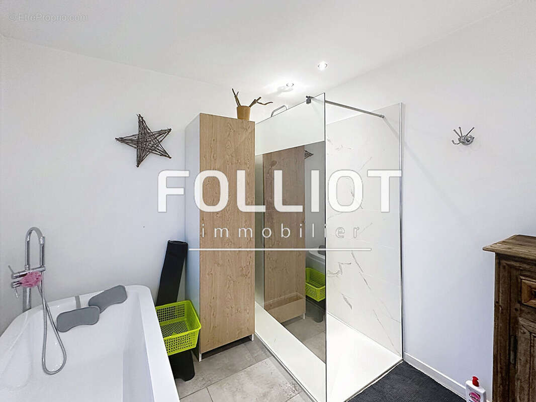 Maison à SAINT-PAIR-SUR-MER