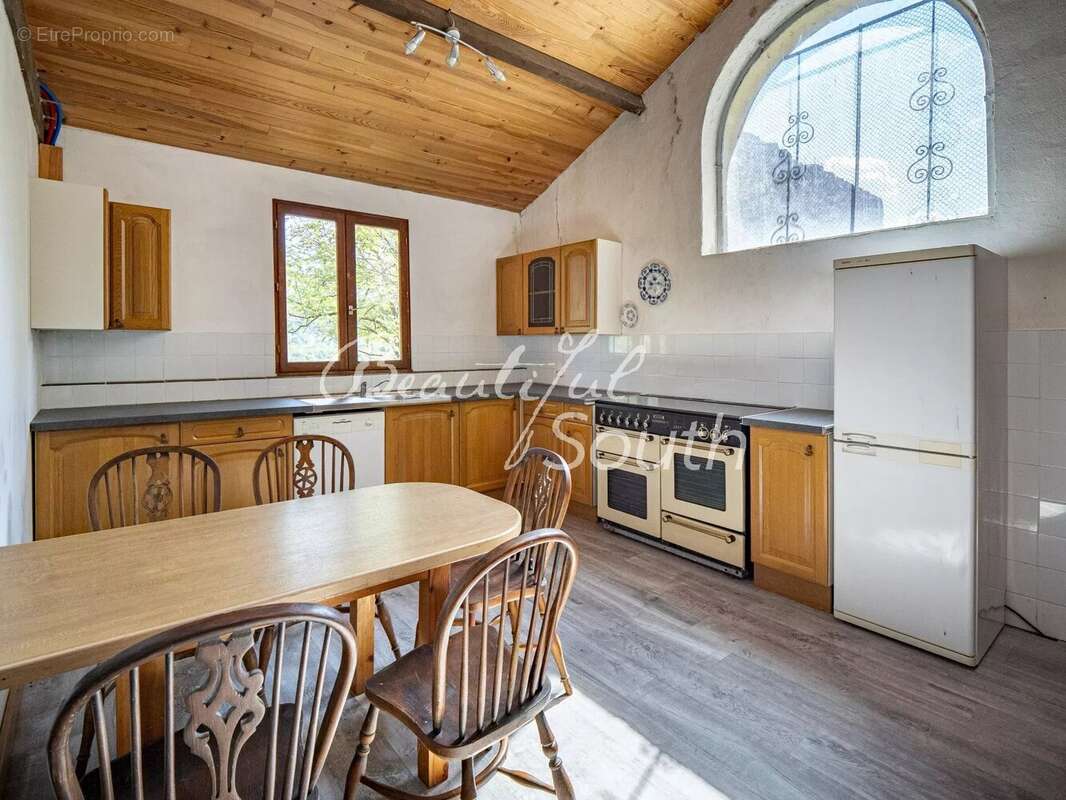 Ensemble immobilier atypique, secteur prades - photo 10