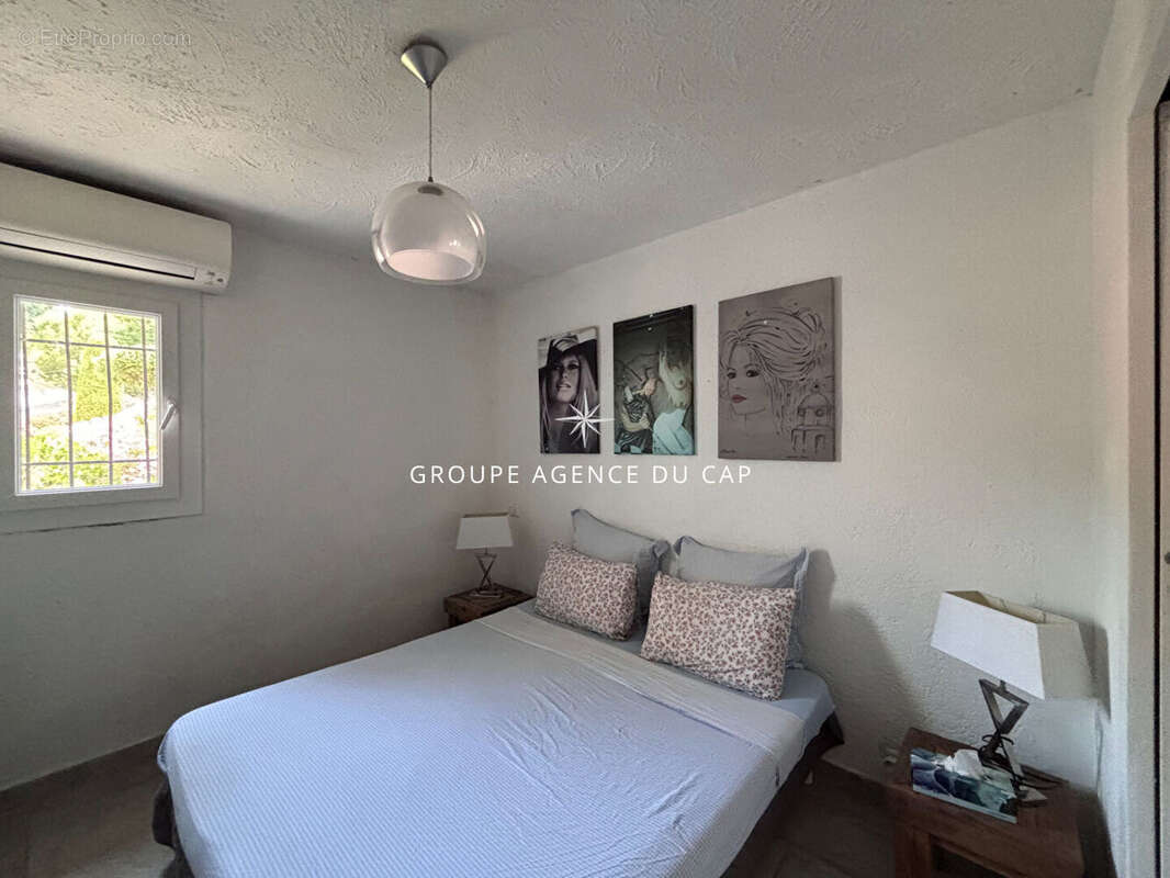 A vendre villa 6 chambres avec studio et 3 pieces independants vue mer exposition sud-ouest piscine garage parikings les issambr - photo 10