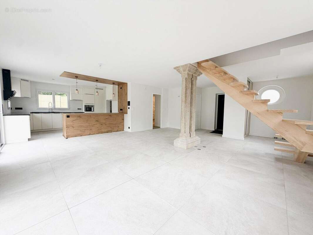 Maison 158 m² à Monterblanc  - photo 2