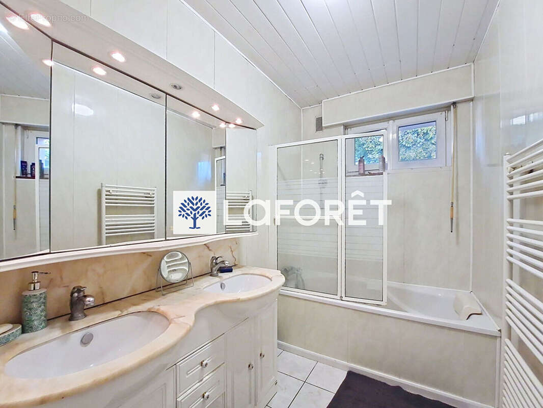 Maison à VOUJEAUCOURT