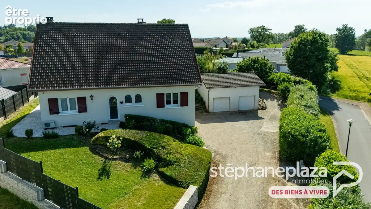 Maison rénovée 173m², 4 chambres, terrain clos 1539m², sous-sol 98m² et double garage - Chalamont - photo 4