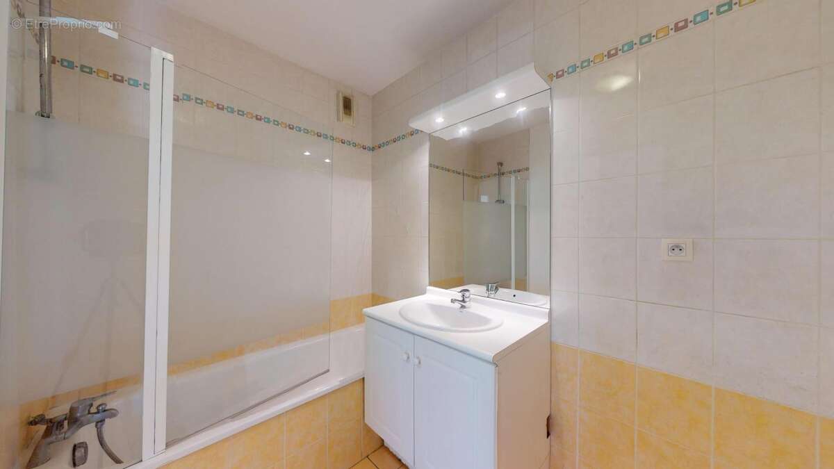  Lyon 9 - Vaise  T3 lumineux de 70.79m² avec balcon, cave et garage en option ! - photo 12